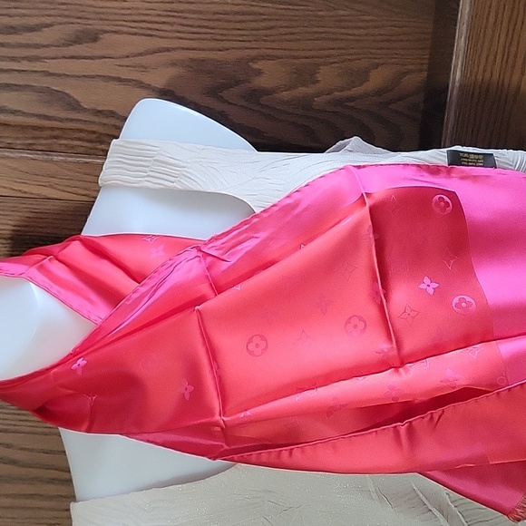 Louis Vuitton Reversible Silk Scarf - Picture 1 of 6